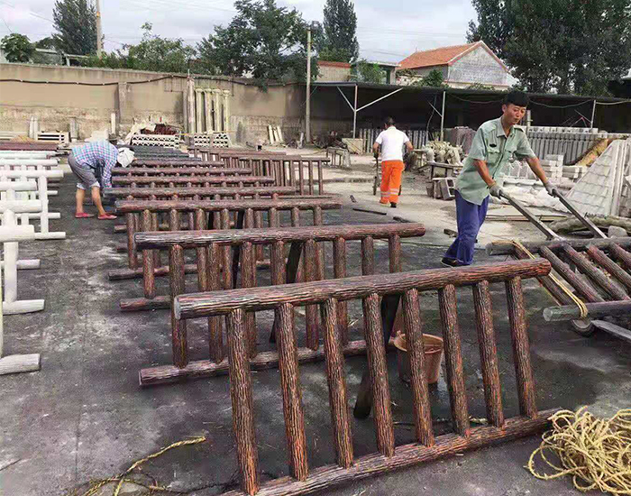 仿樹皮階梯護(hù)欄